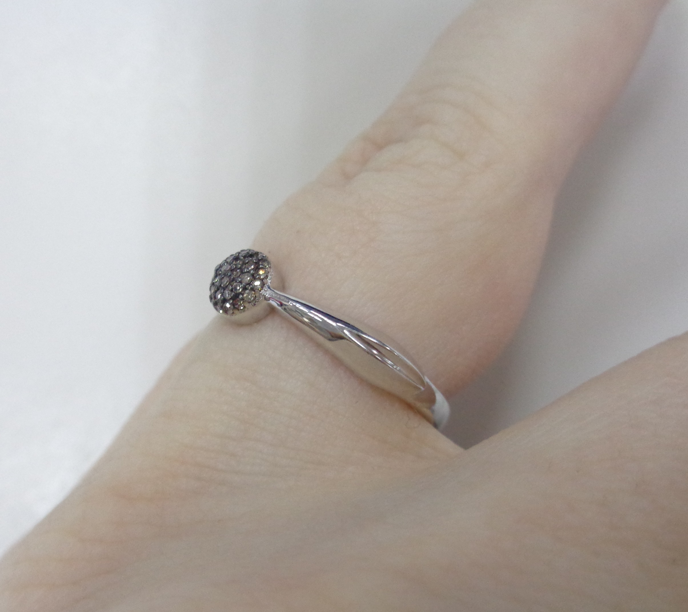 Серебряное кольцо с коньячными бриллиантами